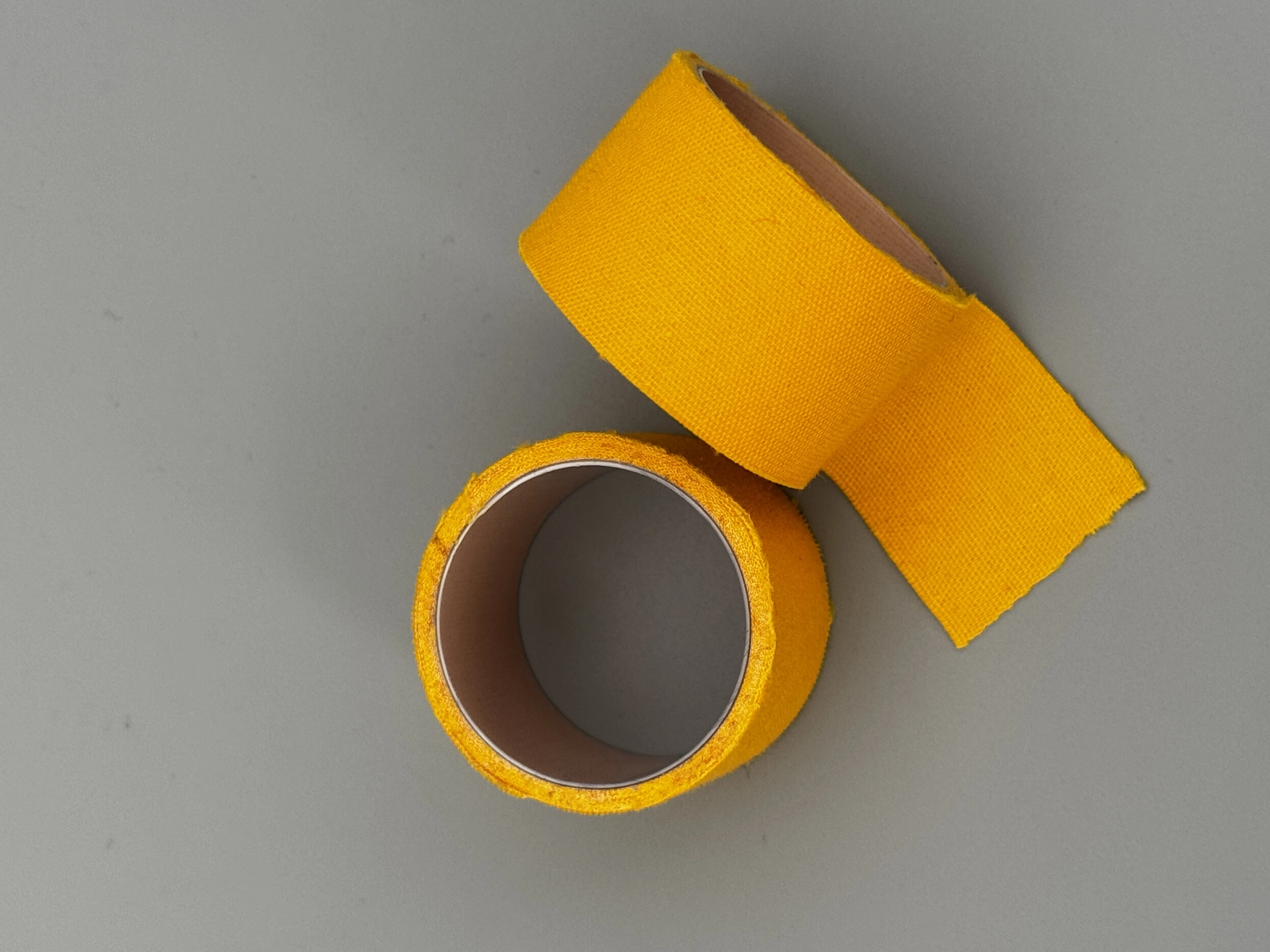 Cinta de papel de fuerte adherencia de &oacute;xido de zinc amarillo